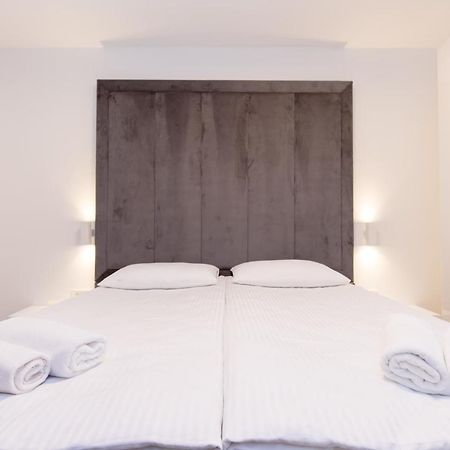 Apartmani I Sobe Pejacevic Όσιγιεκ Εξωτερικό φωτογραφία