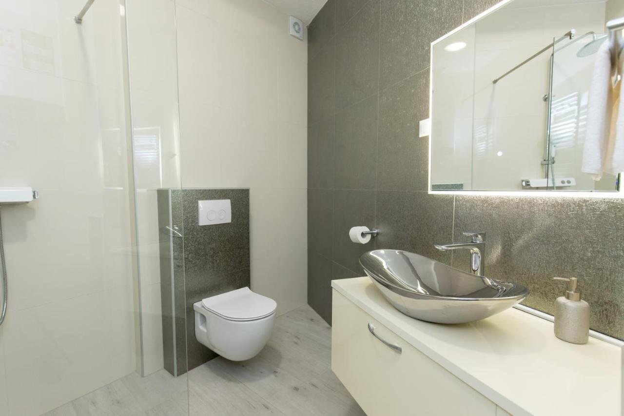 Apartmani I Sobe Pejacevic Όσιγιεκ Εξωτερικό φωτογραφία