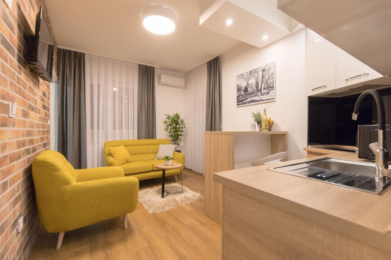 Apartmani I Sobe Pejacevic Όσιγιεκ Εξωτερικό φωτογραφία