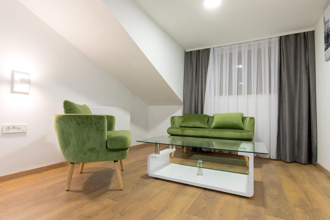 Apartmani I Sobe Pejacevic Όσιγιεκ Εξωτερικό φωτογραφία