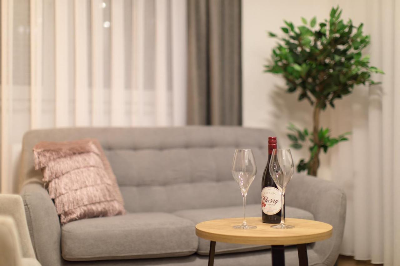 Apartmani I Sobe Pejacevic Όσιγιεκ Εξωτερικό φωτογραφία