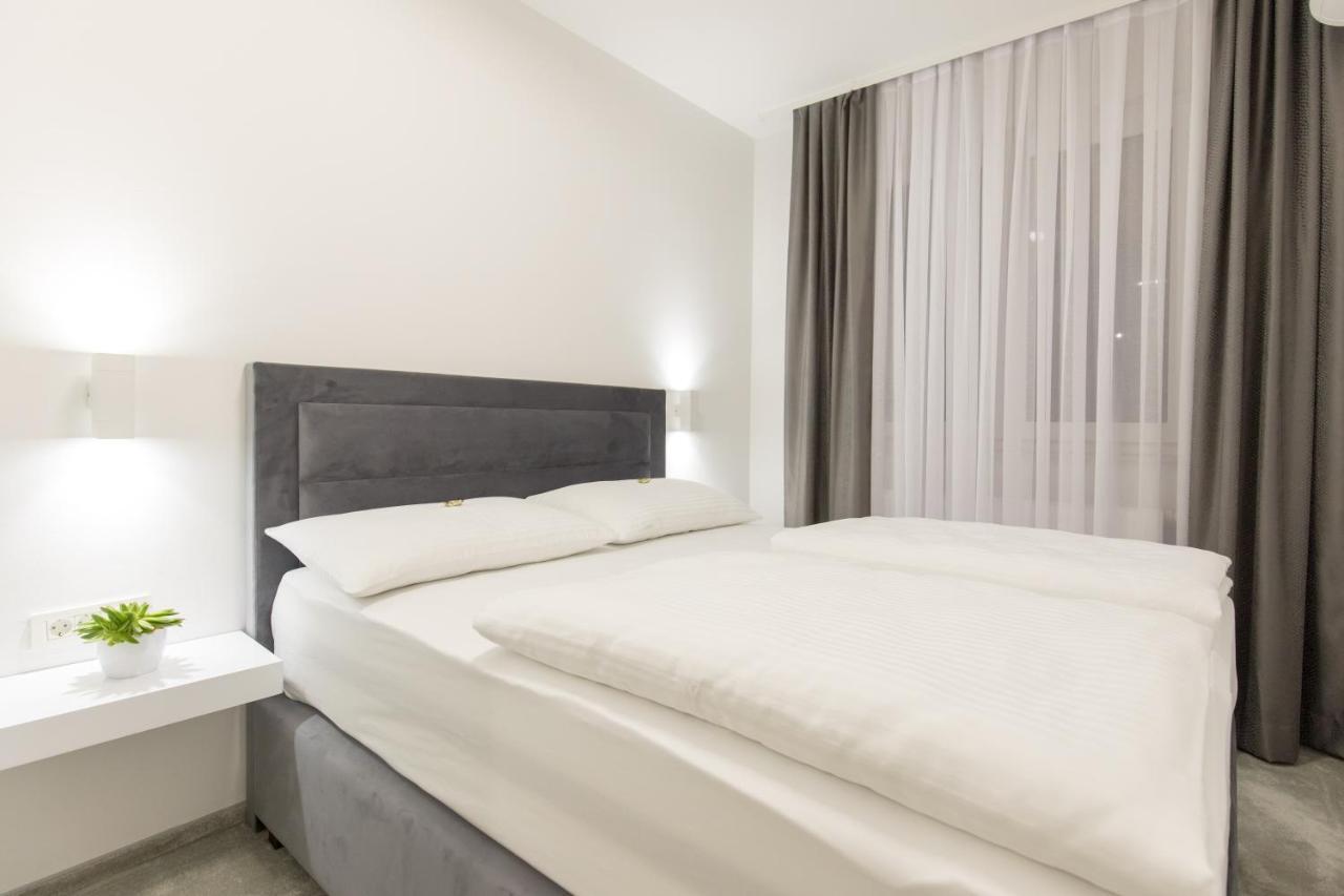 Apartmani I Sobe Pejacevic Όσιγιεκ Εξωτερικό φωτογραφία